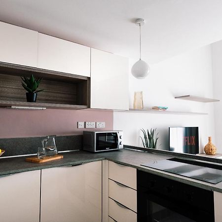 Scenic Seafront Duplex Apartment In Sliema Luaran gambar