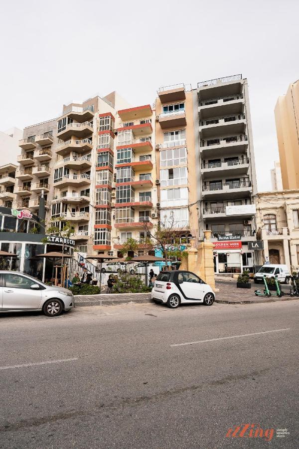 Scenic Seafront Duplex Apartment In Sliema Luaran gambar